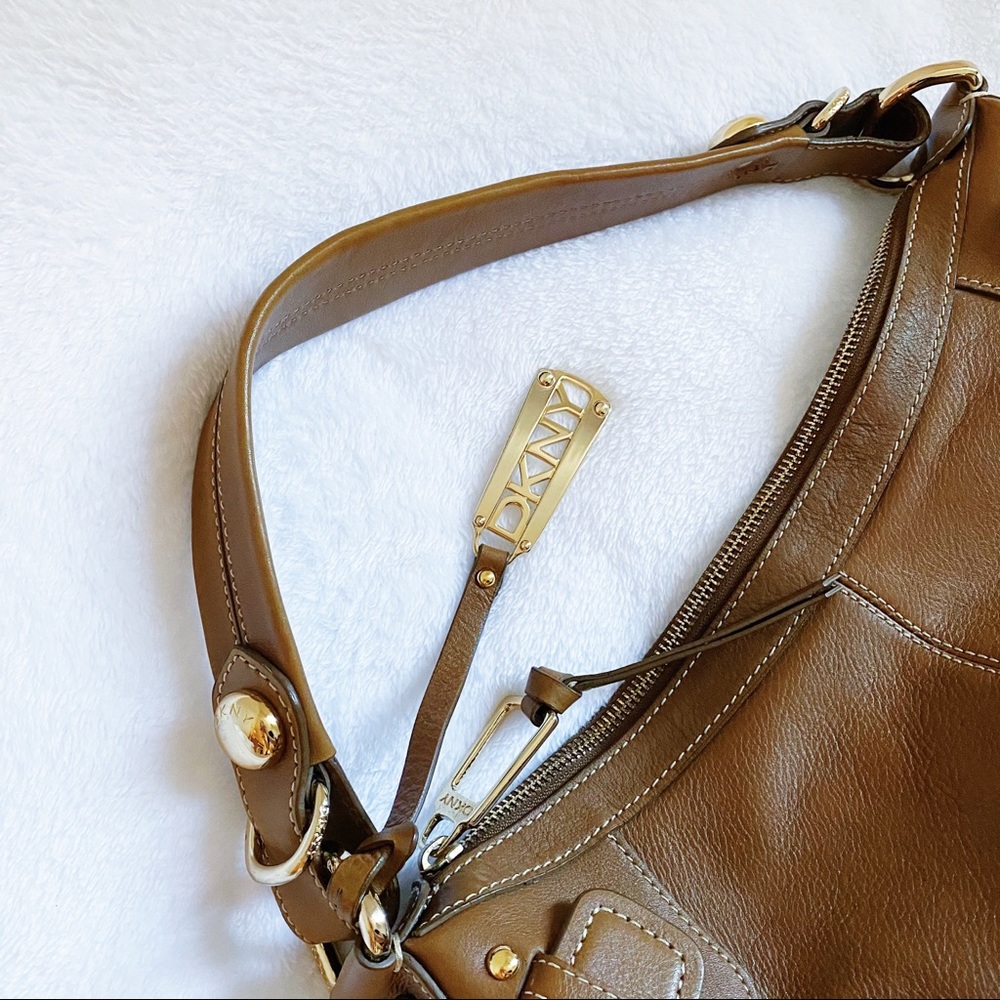 SOLD❌ DKNY Vintage Leather Shoulder Hobo Bag Brown - Picture 3 of 10